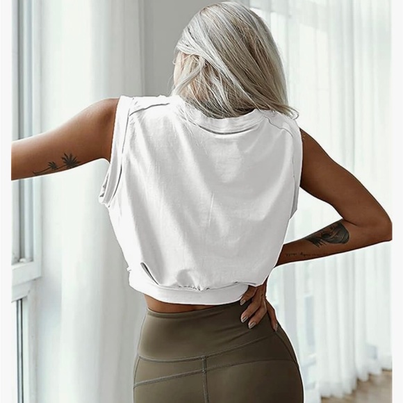 ARRIVE GUIDE Crop Top Athletic Shirts for Women Cute Sleeveless Yoga Tops Shirts - Picture 2 of 4